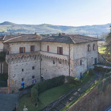 Castello Del Capitano Delle Artiglierie Bed and Breakfast 3*