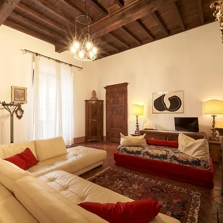 Castello Del Capitano Delle Artiglierie Bed & Breakfast 3*