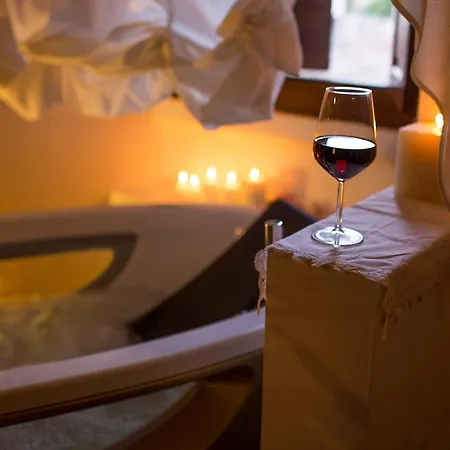 Castello Del Capitano Delle Artiglierie 4* Кастрокаро-Терме