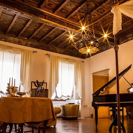 Castello Del Capitano Delle Artiglierie Bed & Breakfast 3*